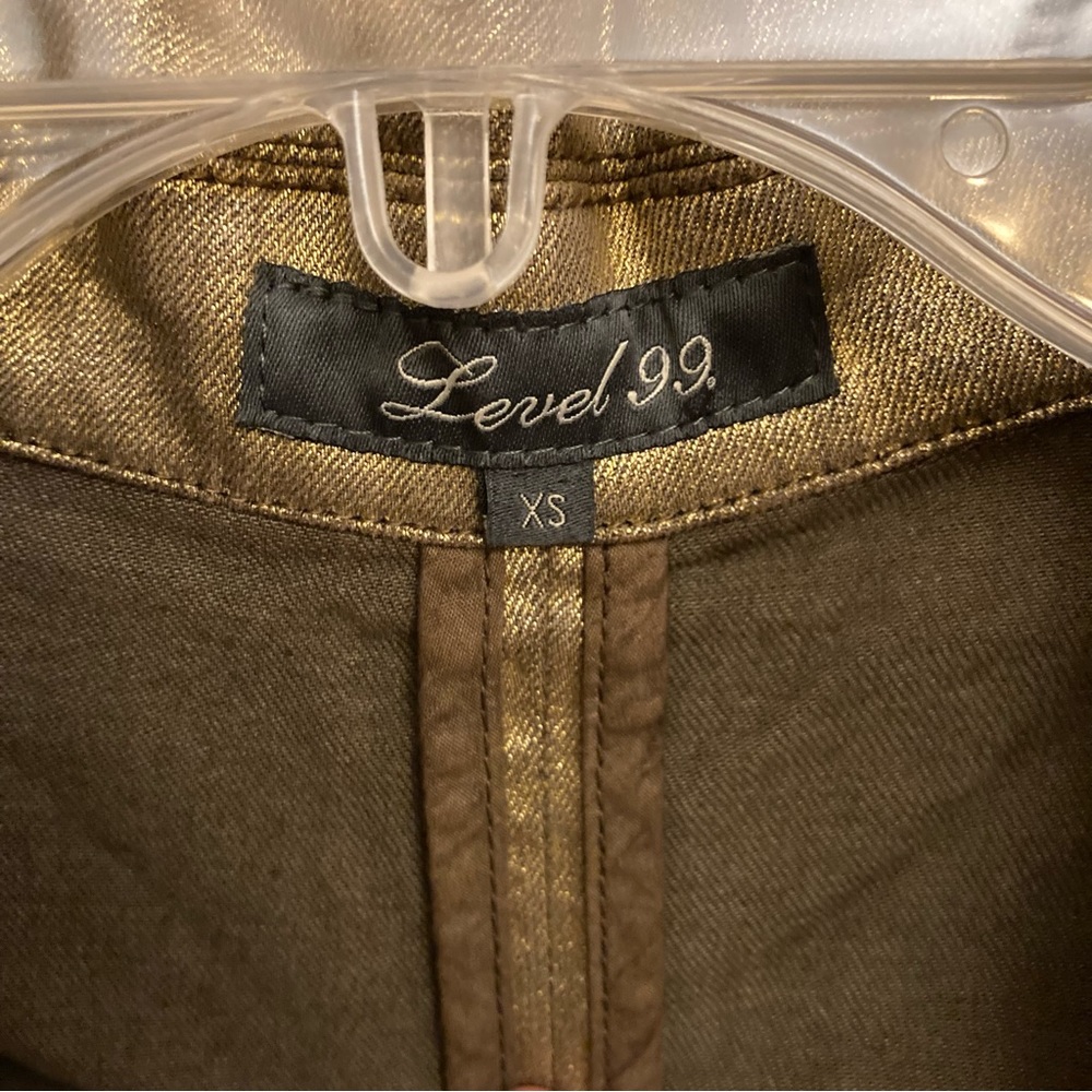 Gold Jacket - Picture 9 of 12